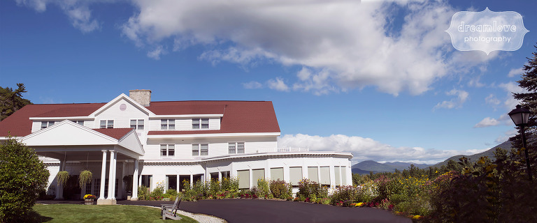 View of the White Mountain Hotel wedding venue in Conway, NH.