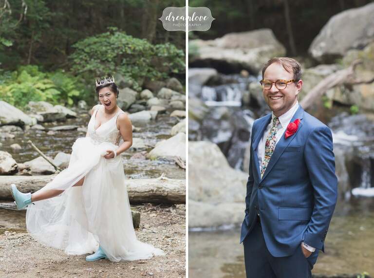 Blue hunter boots on the bride in this NH wedding.