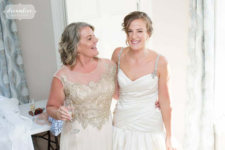 Beautiful natural photo of the bride and her mom at the Windsor Mansion.
