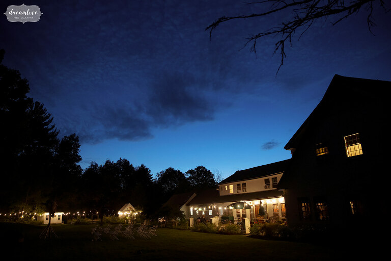 The Horse and the Hound wedding venue at dusk in Franconia, NH.